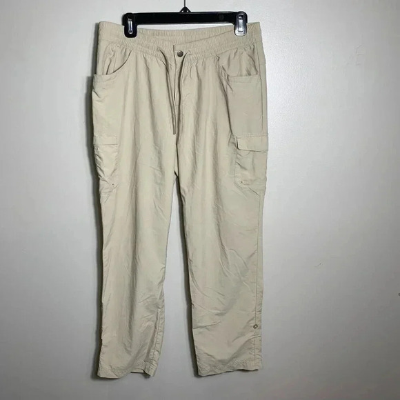 Columbia Woodland Hills Cargo Pants Women's Size Medium UPF 30 Khaki Tan Roll Up - Picture 1 of 10